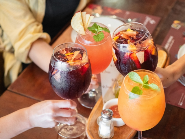 「サングリア」と「オレンジジュース」の４つの違い！自宅で簡単レシピを紹介！